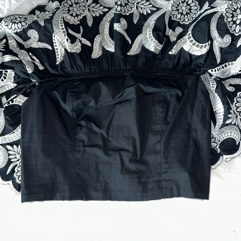 NWT Express off the shoulders floral top - Picture 5 of 7